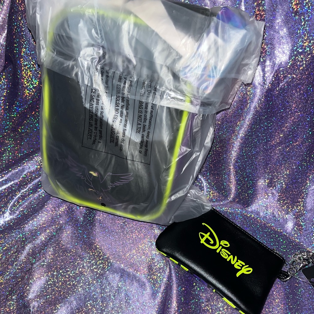 Disney Villians Malificent Crossbody Set - Picture 5 of 6